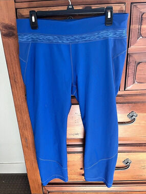 Talbots T by Talbots Active Compression Capri Leggings Blue Large NWOT